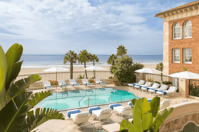 Beachfront Bliss: Hotels with stunning ocean views in LA 