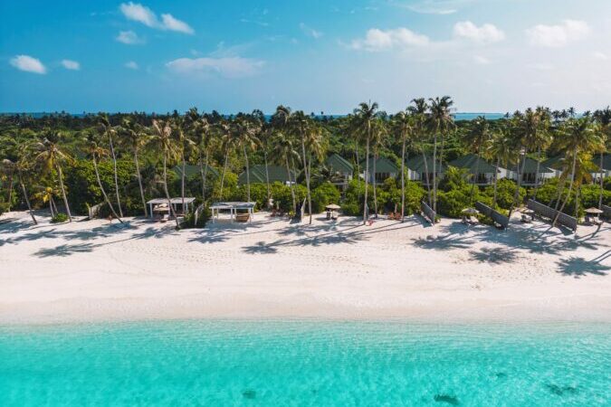 Paradise Unveiled: A Glimpse into the Maldives and its Sun Siyam Resorts
